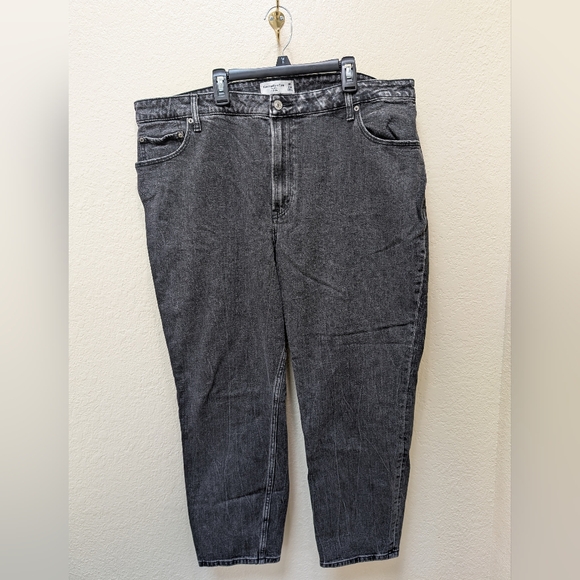 Abercrombie And Fitch, Black The Mom High Rise Straight Leg Jeans. Size 35/20R - Picture 2 of 6